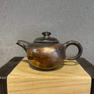 陶藝名家-吳泰億老師-手工柴燒火痕茶壺；210cc